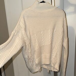 Romeo & Juliet Couture Cream Turtleneck Sweater sz L